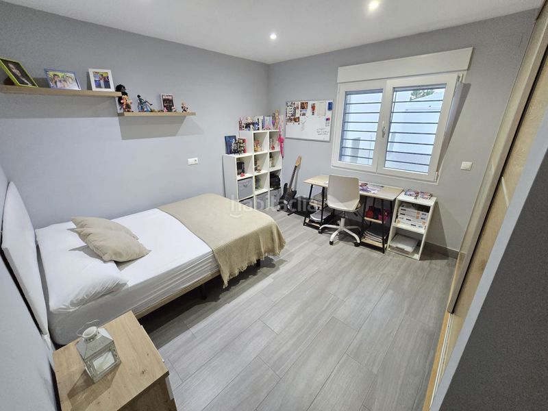 Foto f5e5f0d6-d923-44d6-96d9-489b52ff17dc. Casa , los balcones, chalet de 130 m2, totalmente reformado, 4 dormitorios, 2 baños, 400 m2 de parcela, piscina privada, park en Torrevieja