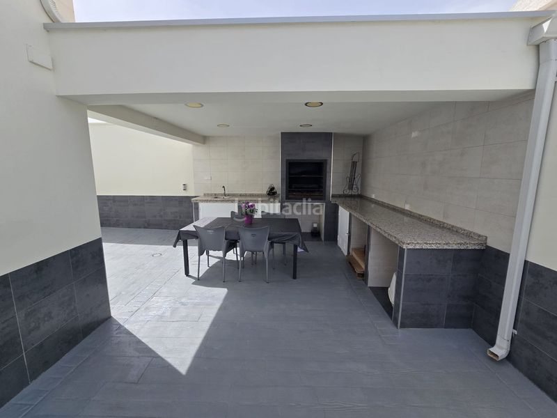 Foto f91332d5-7823-4e38-9ca9-9d43f07fbb18. Casa , los balcones, chalet de 130 m2, totalmente reformado, 4 dormitorios, 2 baños, 400 m2 de parcela, piscina privada, park en Torrevieja