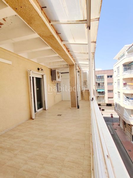 Foto 1ae40b76-9d5d-4b0f-a26d-6760970c8929. Àtic amb piscina a Avenida Habaneras - Curva de Palangre Torrevieja