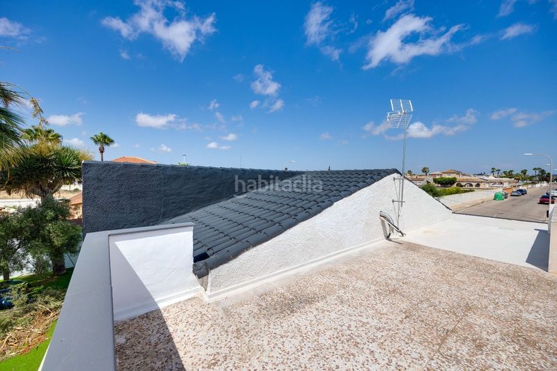 Foto 01d5a3f1-3b06-49c0-be93-42a830ffd90d. Casa amb piscina a Zona Carrefour - Urbanizaciones Torrevieja