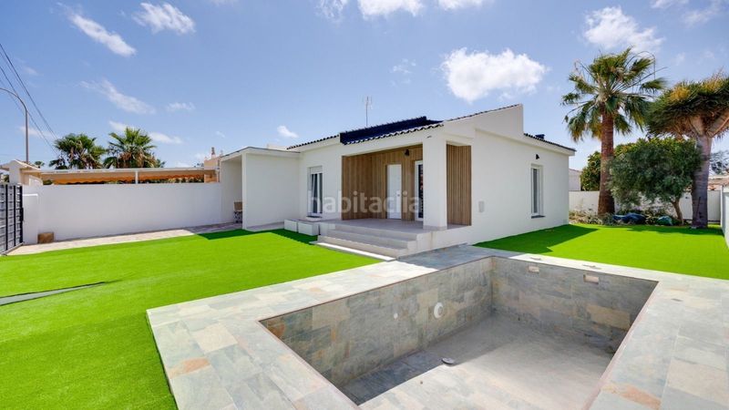 Foto a04e7ecf-7037-481a-bd78-27a79509c3b0. Casa amb piscina a Zona Carrefour - Urbanizaciones Torrevieja