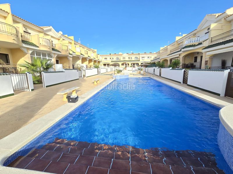 Foto 5425d1d0-abfa-405e-aa76-45032e2a6f3c. Casa adossada amb piscina a Lo Marabú Rojales