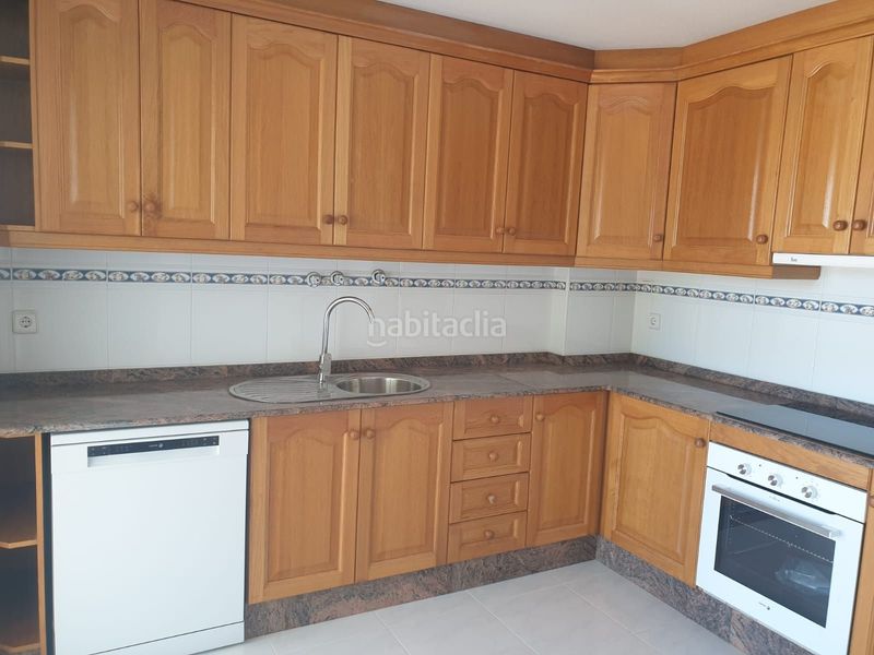 Foto c901696f-f286-4797-8b76-28222e9e3aaf. Casa amb piscina a Jacarilla