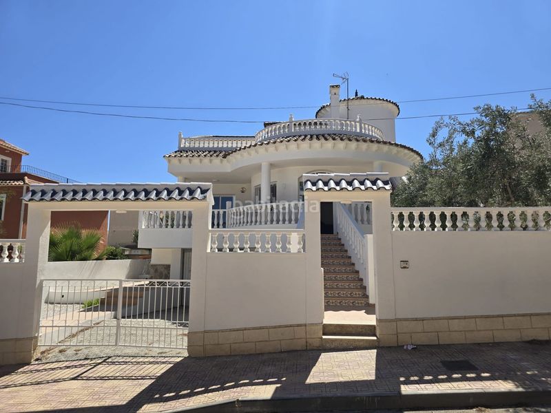 Foto cce6be3d-6524-4165-87a8-933a8d4aa0e1. Casa amb piscina a Jacarilla