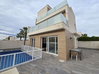 Maison à El Mojón. Pilar horadada, cerca del centro, chalet independiente, moderno,