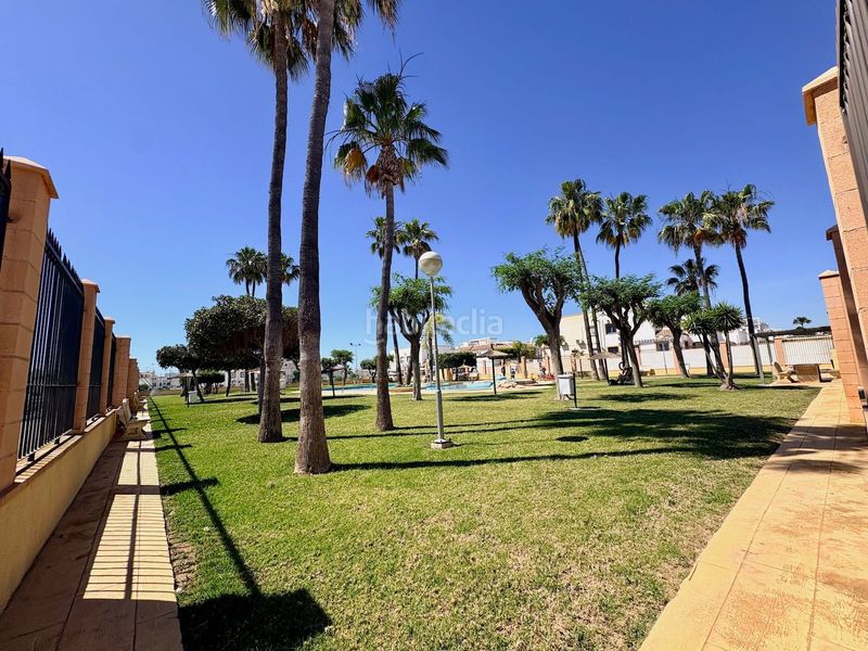 Foto e5f6cecd-d785-4015-bd20-75c0181f5407. Casa amb piscina a La Florida Orihuela
