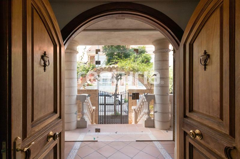 Foto 13e0a0f9-54ea-4edd-ad42-93b85ac1e49e. Xalet amb xemeneia aparcament piscina a Picanya