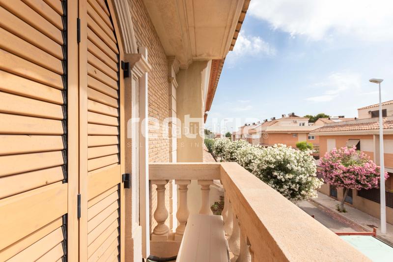 Foto 21ff36a5-a37e-499a-a3f3-eee353962915. Xalet amb xemeneia aparcament piscina a Picanya