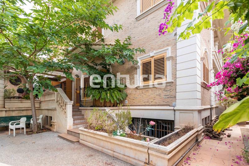 Foto 29ba71c0-a98d-4813-97c4-2a3cb49b7137. Xalet amb xemeneia aparcament piscina a Picanya