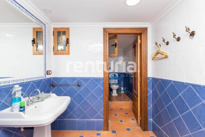 Foto fe715c99-80c1-4a68-af1e-c3a007bed102. Xalet amb xemeneia aparcament piscina a Picanya