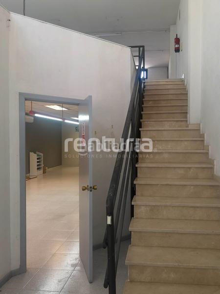 Foto 4c4b5580-c27d-4dba-842e-122176887ba4. Lloguer local comercial a Fuente del Jarro Paterna