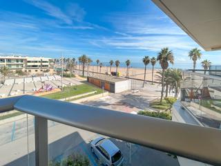 Lloguer Pis  Avinguda mare nostrum. Apartamento con vistas al mar y plaza de garaje, en primera líne