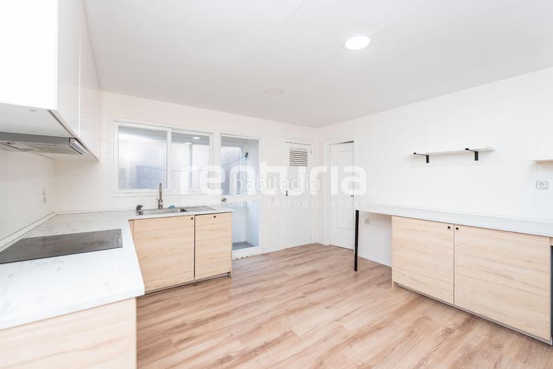 Foto 3c007f39-ab7e-46d8-872e-1f63b44d12a7. Miete etagenwohnung mit heizung in El Mercat Valencia