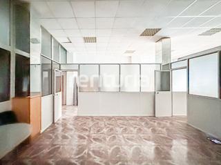 Locale commerciale in Carrer de Veneçuela