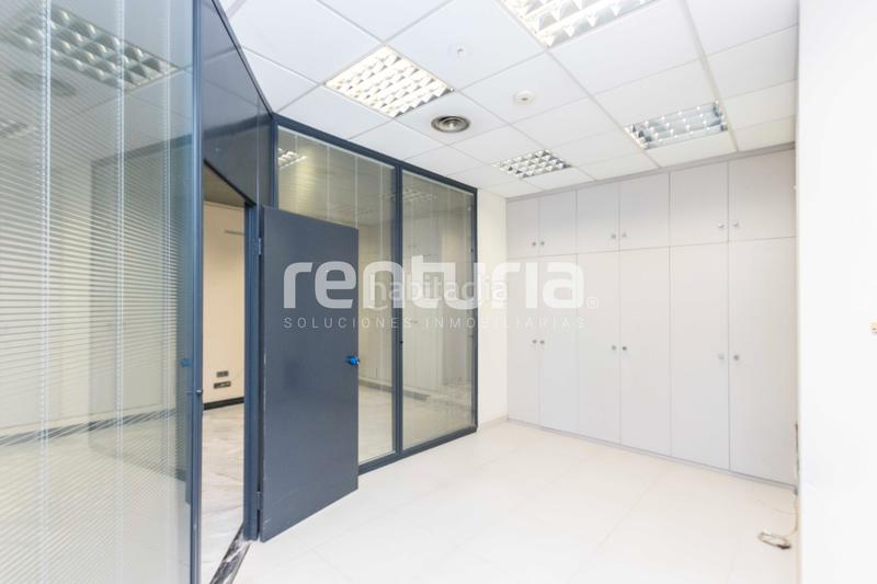 Foto 3568ff30-3d25-414e-88ca-b4ceeee5d4dc. Geschäftsraum in avinguda de la constitució 38 in Valencia