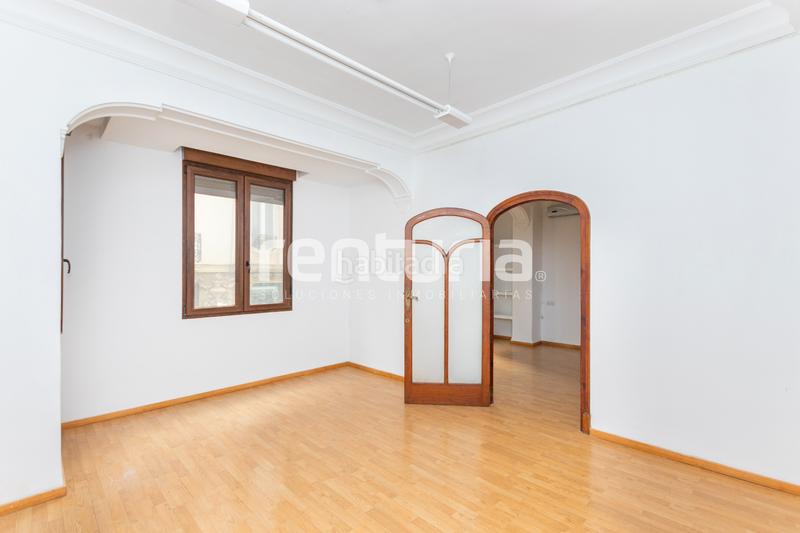 Foto 523fdf60-8576-4ab1-b109-75fe6eba722d. Lloguer oficina a passeig de russafa 5 a Sant Francesc Valencia