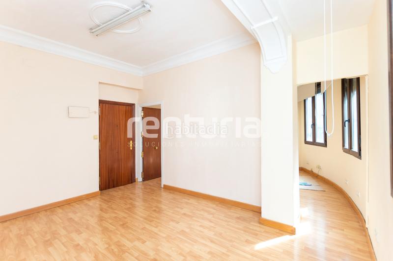 Foto 8d42c83e-f9e0-4ac0-b500-59b85cb43de2. Lloguer oficina a passeig de russafa 5 a Sant Francesc Valencia