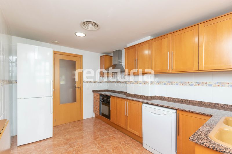 Foto 17abcb41-db80-4475-af85-51ced5742d4b. Rent flat with heating parking pool in Sant Llorenç - Zona Alfahuir Valencia