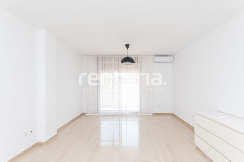 Foto 3fa018fd-3fbb-48c5-9420-e97c2208f26f. Rent flat with heating parking pool in Sant Llorenç - Zona Alfahuir Valencia