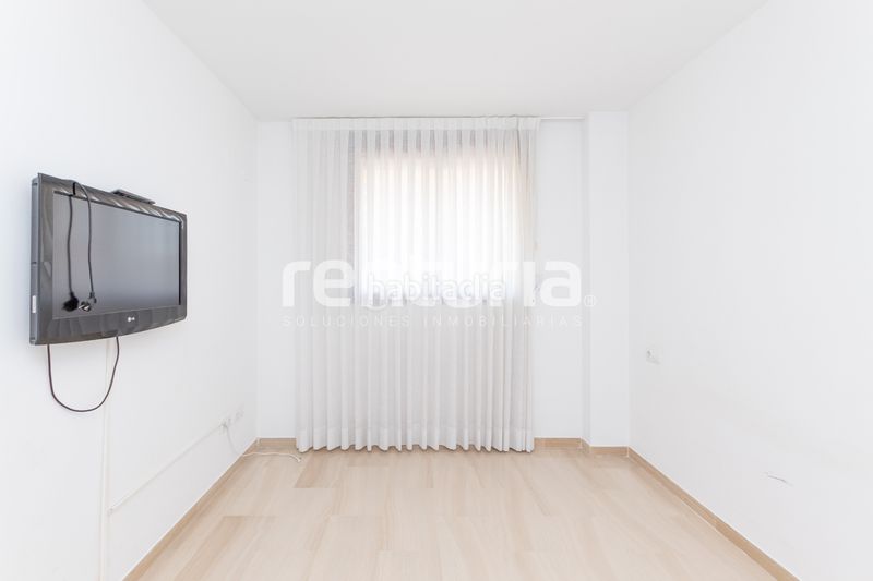 Foto b21aadde-742e-4354-b4a3-2d382b55ce36. Rent flat with heating parking pool in Sant Llorenç - Zona Alfahuir Valencia