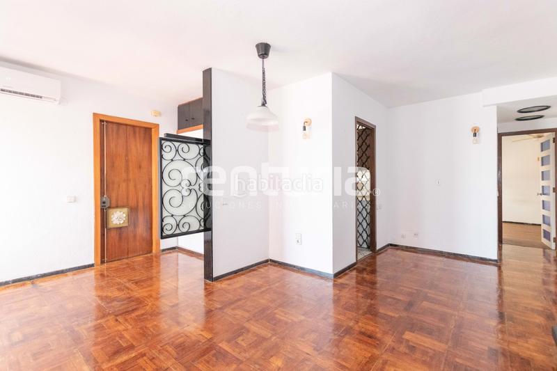 Foto 406f9fbf-74fa-49eb-9125-4693a0403126. Alquiler piso magnífico ático con terraza en edificio con ascensor junto al mercado central, en el corazón del centro histórico . en Valencia
