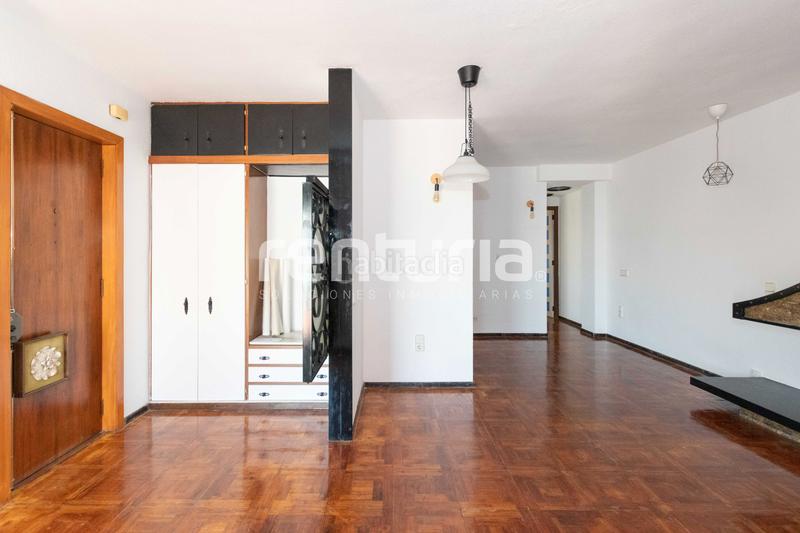 Foto 6dbef834-1b29-43e2-bcae-5c0f7021cc14. Alquiler piso magnífico ático con terraza en edificio con ascensor junto al mercado central, en el corazón del centro histórico . en Valencia