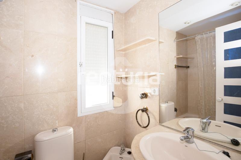 Foto c16ed6ee-cde6-4561-852e-799b88981249. Alquiler piso magnífico ático con terraza en edificio con ascensor junto al mercado central, en el corazón del centro histórico . en Valencia