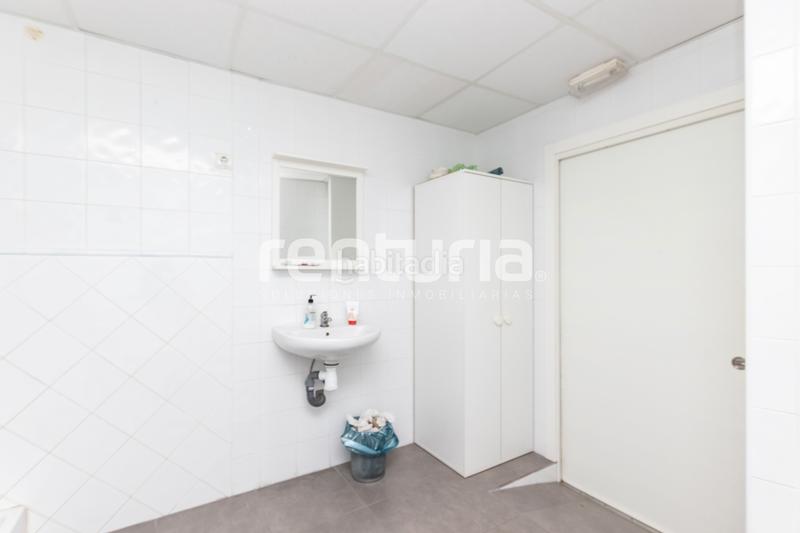 Foto 2000daca-5963-42a8-a839-95b35beeb3f7. Business premise with heating in El Mercat Valencia