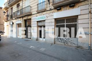Location Local commercial  Carrer de carles cervera. Local de 90 m² en el corazón del barrio de russafa