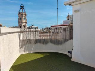Lloguer Oficina a Carrer del periodista azzati 5. Oficina con terraza privada junto a plaza ayuntamiento