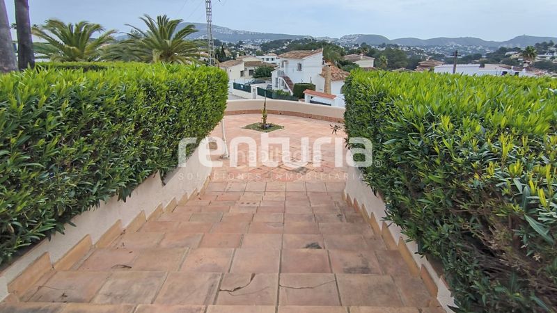 Foto 70c5b6cf-d5cb-4551-9984-4326f7e22f95. House with parking pool in Benimeit-Tabaira Moraira