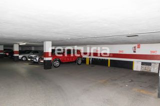 Posto auto  Carrer d'alberic. Plaza de garaje en venta en calle alberic, junto al mercado de a