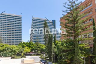 Bureau  Plaça de les bandes de música de la comunitat valenciana. Luminosa y amplia oficina de 116 m² junto a la ciudad de las art