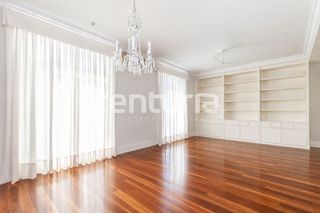 Location Bureau  Avinguda del marqués de sotelo. Estupenda oficina de 246 m² construidos, situada en una séptima