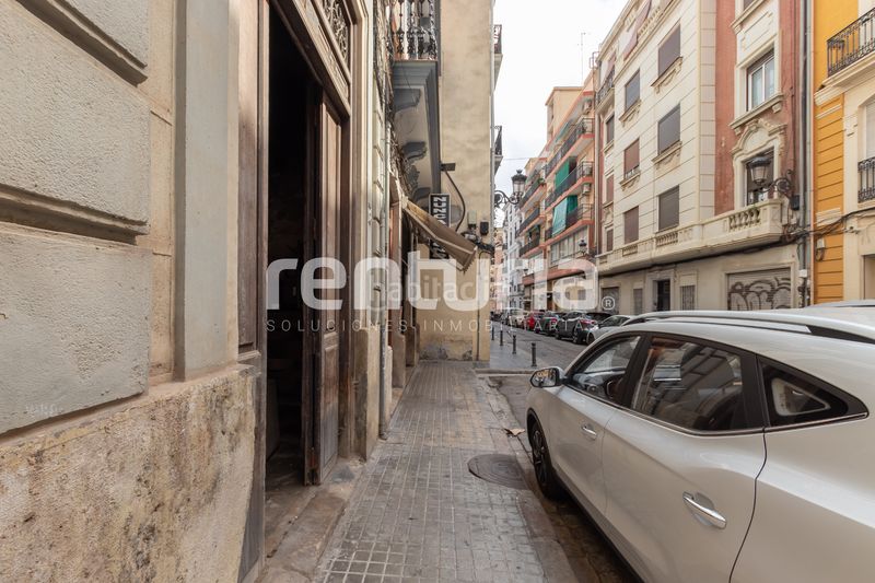 Foto c4ac176a-580a-4bb5-8e8b-2e332edc6db0. Pis a El Botànic Valencia