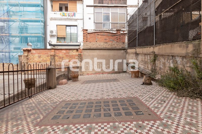 Foto a1166581-01a5-406b-9524-3c42577a3fbf. Local comercial a El Botànic Valencia