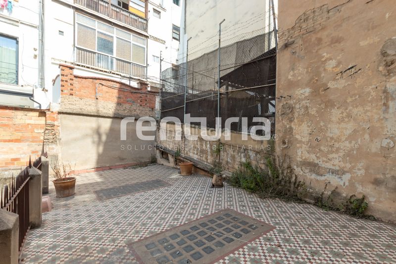Foto ee54bc53-6aba-4359-8c7e-703910b03b3a. Local comercial a El Botànic Valencia