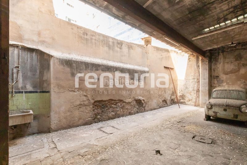 Foto f94eaf00-524a-4638-ae94-aecc6186a4b2. Piso venta conjunta de la totalidad de la planta baja del edificio junto a los torres de quart en Valencia