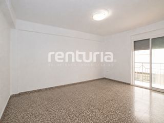 Flat  Carrer de la carnisseria. Vivienda de tres dormitorios con amplio balcón y dos terrazas in