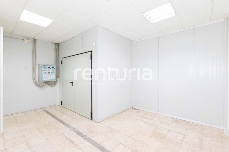 Foto d15ea4d2-65f3-4e80-a93d-56adc06fe5fa. Local comercial a La Raïosa Valencia