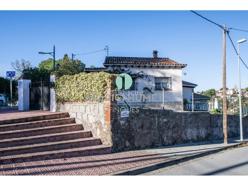 Foto b5ba4b33-010a-4cbe-80cf-4cfce073c444. House with heating parking in Valldoreix Sant Cugat del Vallès