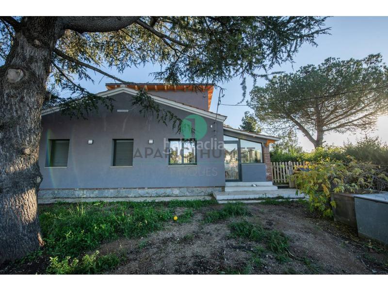 Foto 032bf26b-42e8-4bb4-96a0-2f54bbd0fe46. Xalet amb calefacció aparcament a Valldoreix Sant Cugat del Vallès