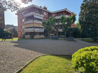 Appartement à Eixample. Planta baja con terraza en sant cugat del vallès  eixample
