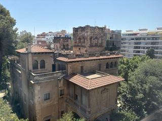Pis  Mari cub. Venta de espacioso piso en barcelona capital