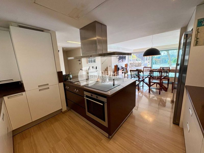 Foto bd976ef1-0634-48c8-9f44-25f29d35ac04. Casa a calle benedetti 78 a Sant Gervasi - Bonanova Barcelona