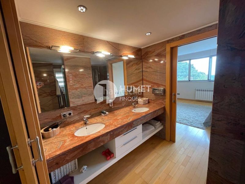 Foto d2f090fd-e26a-4042-9e5e-b3769c629761. Casa a calle benedetti 78 a Sant Gervasi - Bonanova Barcelona