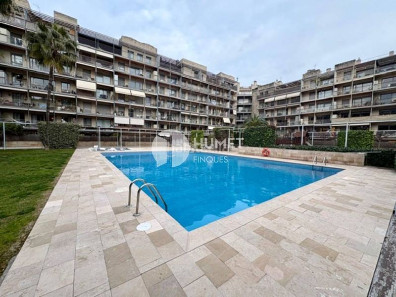 Foto 91c5fa65-d7a3-4ec4-a673-1d0c53a5b078. Pis amb calefacció aparcament piscina a Poblenou Barcelona