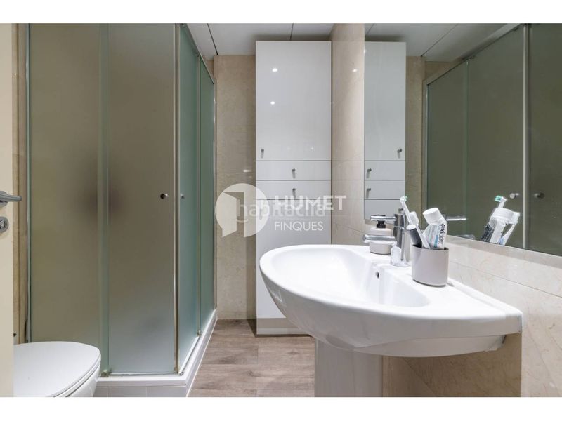 Foto c1b4ef13-b04a-4d3c-ae77-a14e5157df59. Pis amb calefacció aparcament piscina a Poblenou Barcelona