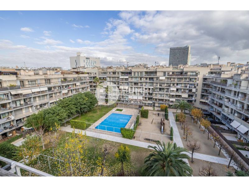 Foto f6ce9d7e-bed5-4cf6-b372-3aeedb7f2da3. Pis amb calefacció aparcament piscina a Poblenou Barcelona