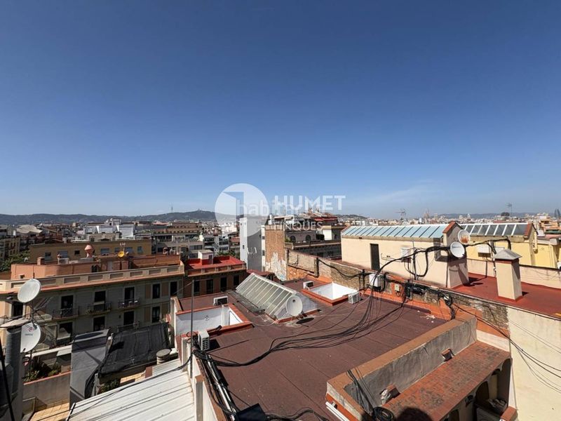 Foto 7bc5c484-aeba-43b8-a5b9-bfe24d7d70cc. Àtic amb calefacció a Sant Antoni Barcelona